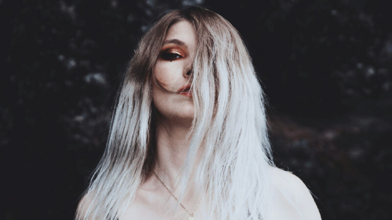 WellHealthOrganic.com Know the Causes of White Hair and Easy Ways to Prevent It Naturally